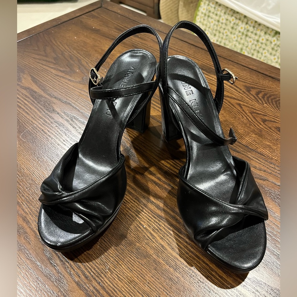 Anne Klein Valentine Sandals in Black